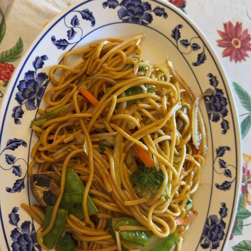 Vegetable Lo Mein | 蔬菜捞面